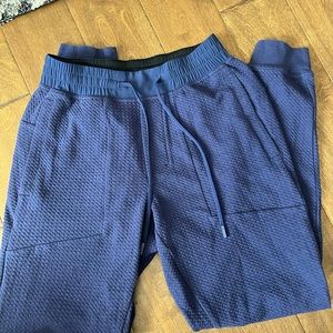 Lululemon at ease jogger
